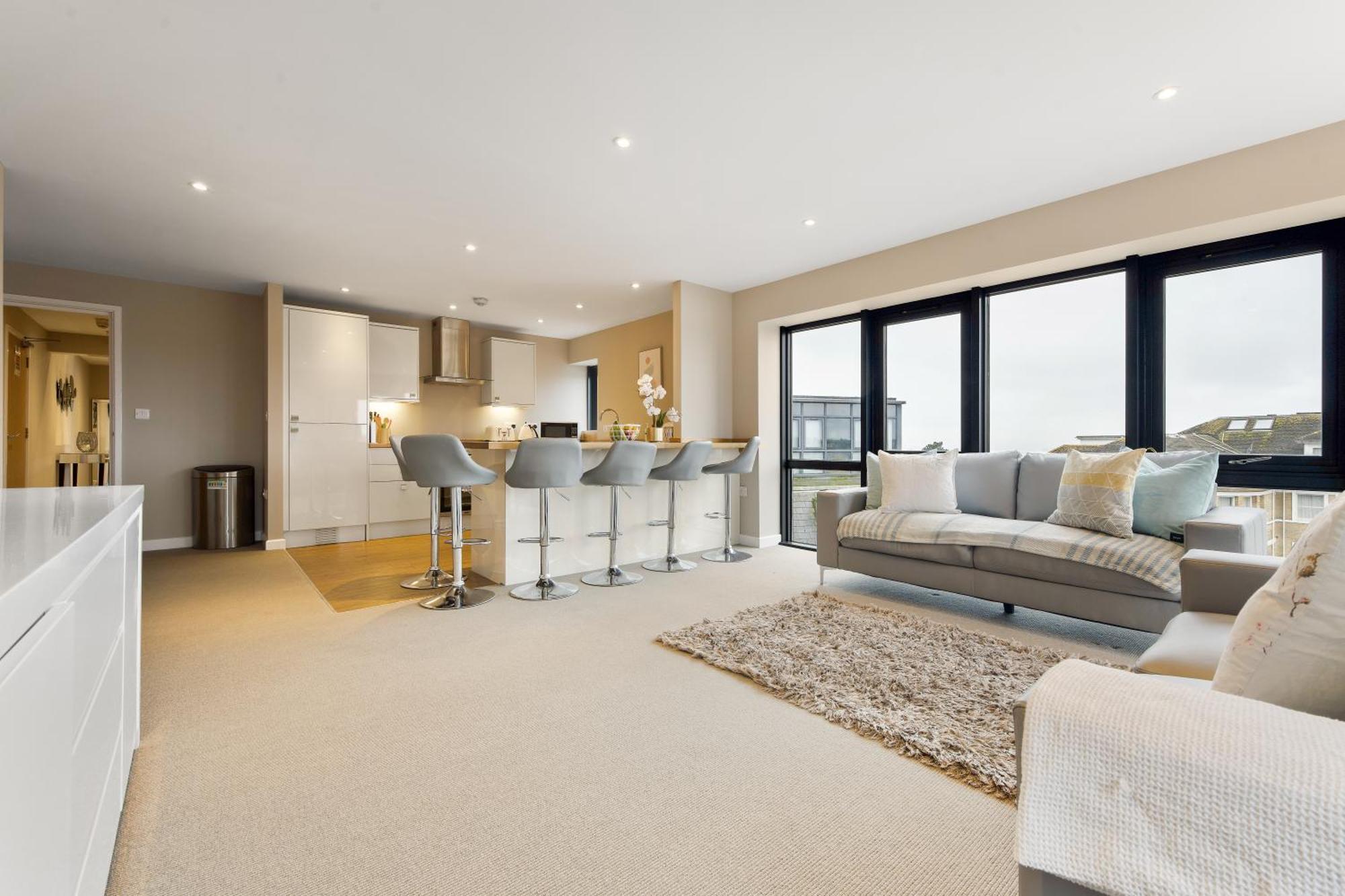 Westcliff Penthouse With Sea Views And Balcony Apartment Борнмът Екстериор снимка