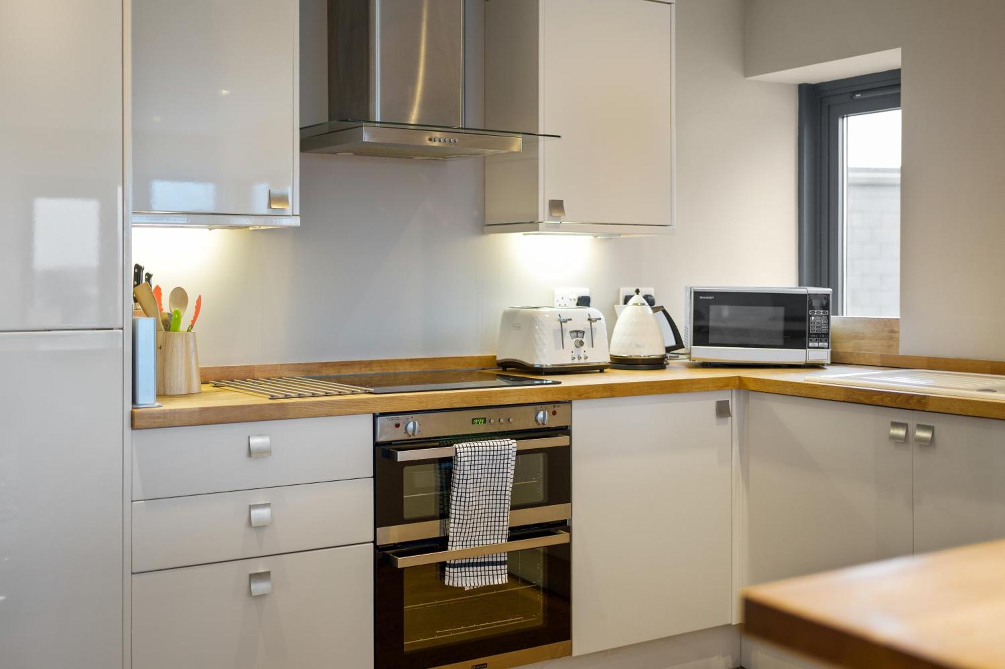 Westcliff Penthouse With Sea Views And Balcony Apartment Борнмът Екстериор снимка
